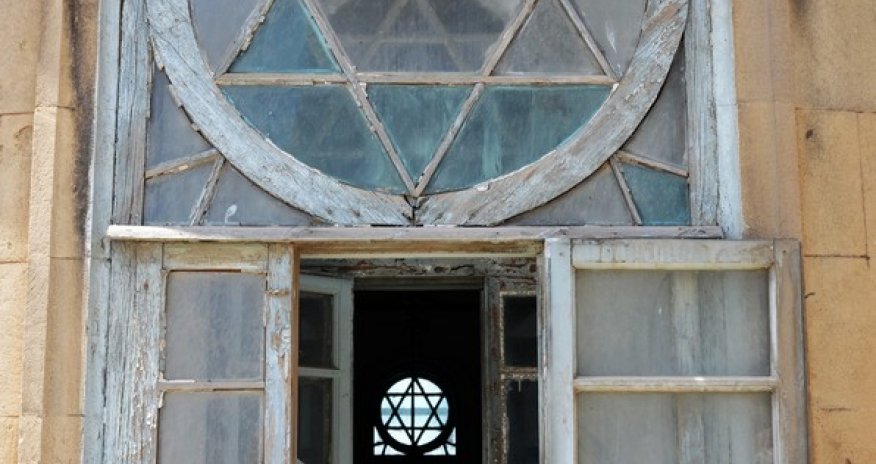 Baku mosque decorated with Jewish symbols? - PHOTO