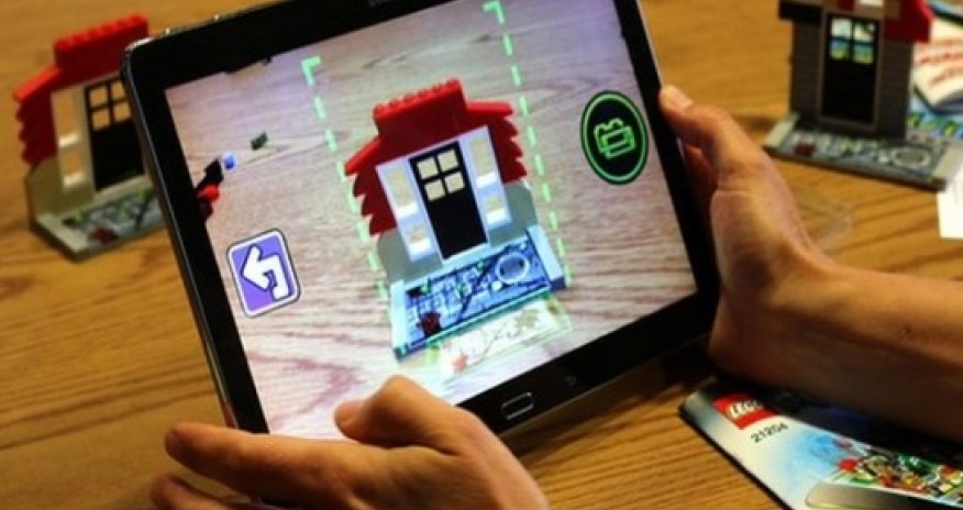 Lego fuses real and virtual worlds