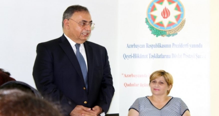 Mollazade meets members of “Intellectual Club for Women”
