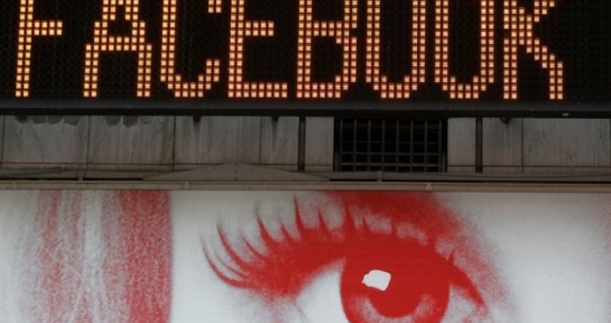 Facebook fights 'largest ever' US court data request