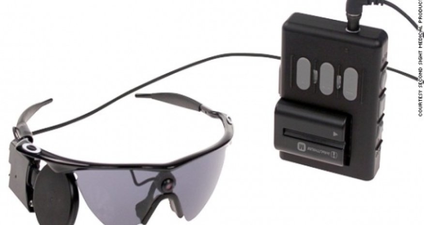 'Bionic eye' lets blind man 'see' again