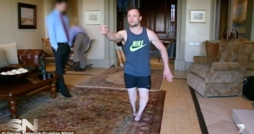 Chilling footage of Oscar Pistorius on his stumps - PHOTO