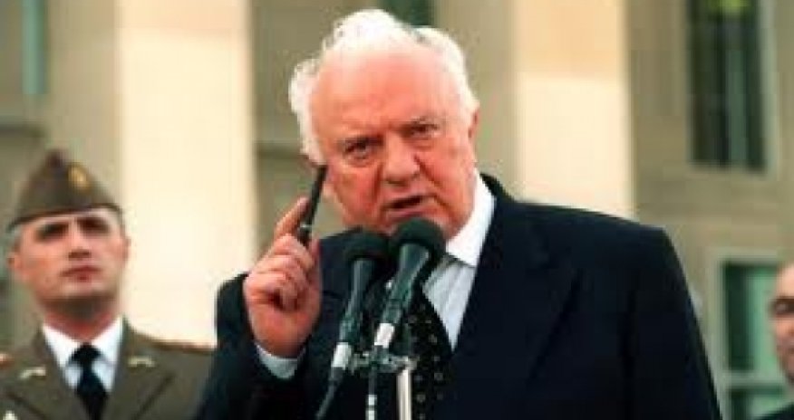 Georgian ex-President Eduard Shevardnadze dies at 86