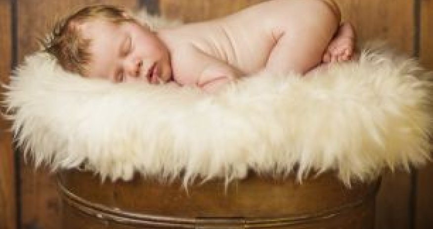 Photos of tiny two-week old babies snoozing will melt your heart - PHOTO