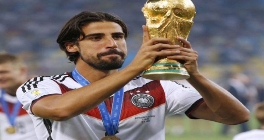 Arsenal and Chelsea put on Khedira alert