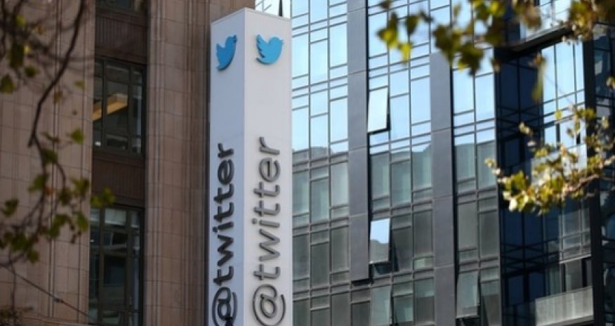 Twitter reports a loss but growing number of users