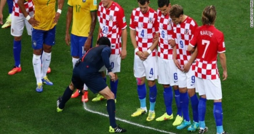 Vanishing spray set for English Premier League debut
