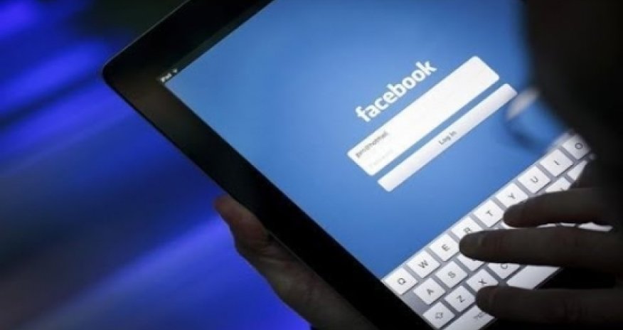 Facebook forces separate chat app on mobile users