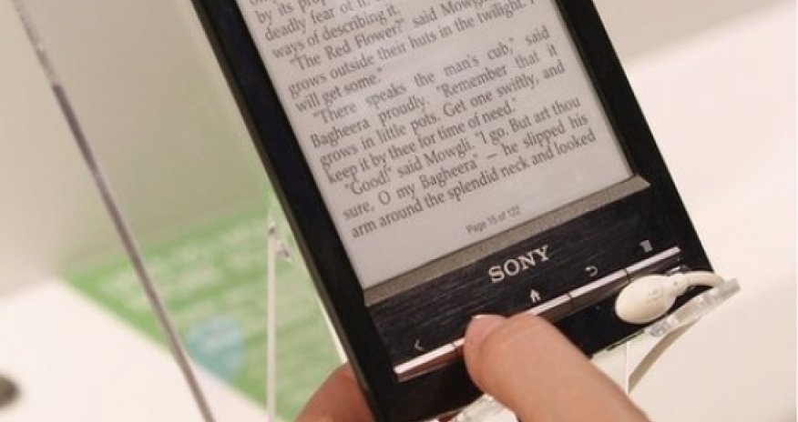 Sony gives up on selling e-readers