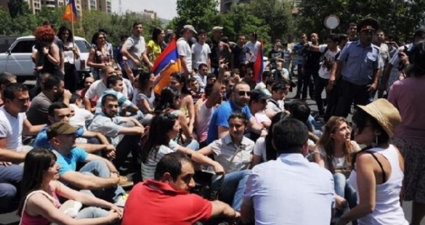 Armenians to hold rally in Yerevan under slogan of ‘No War!’