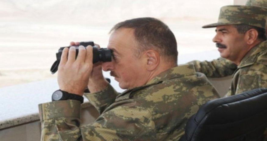 “İlham Əliyevin əlində tutarlı kozır var” - Nüfuzlu rusiyalı şərhçi