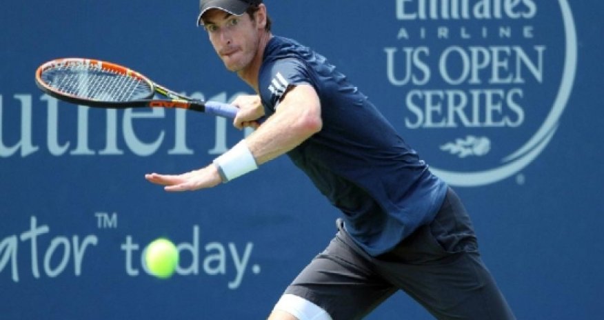 Murray moves through, Federer survives scare in Cincinnati