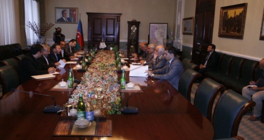 SOCAR head meets Iranian minister in Baku