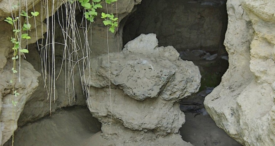Armenians carry out illegal excavations at Azikh Cave - PHOTO