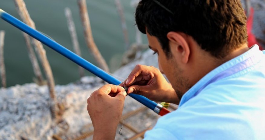 Fishermen on Baku Boulevard - PHOTO