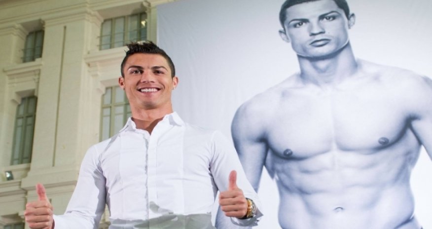 Cristiano Ronaldo completes challenge in underpants, nominates stars