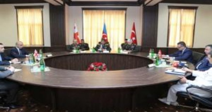 Azerbaijani, Georgian and Turkish Defense Ministers hold trilateral meeting