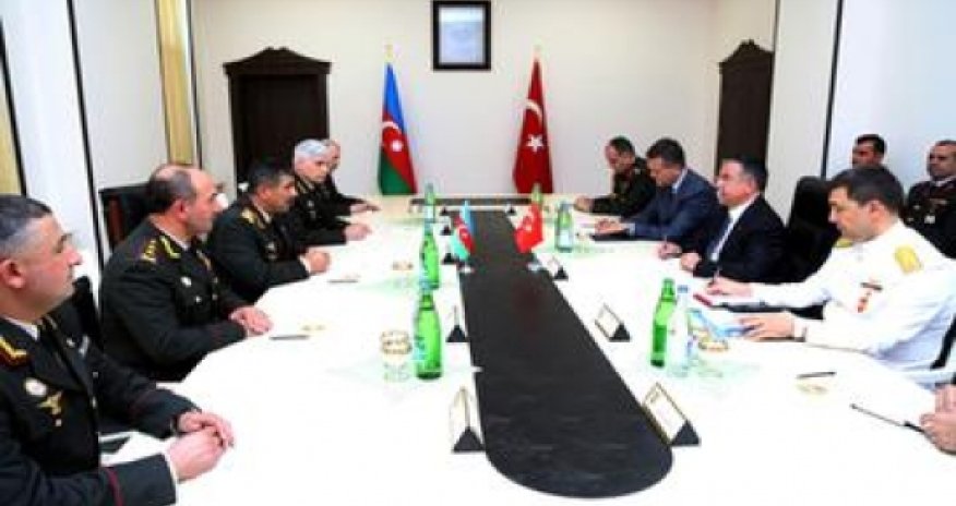 Azerbaijan defence minister discusses cooperation with Turkish counterpart