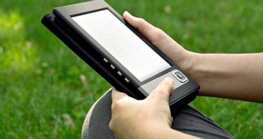 Readers absorb less on Kindles than on paper, study finds
