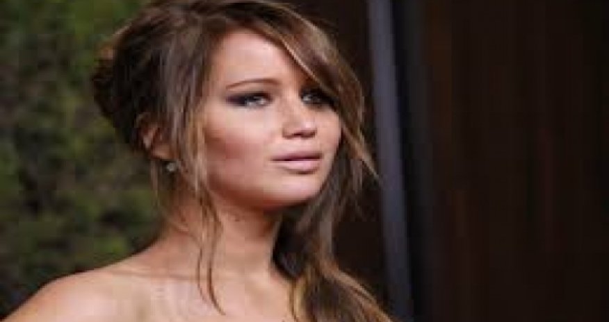 How celebrities' nude photos get leaked