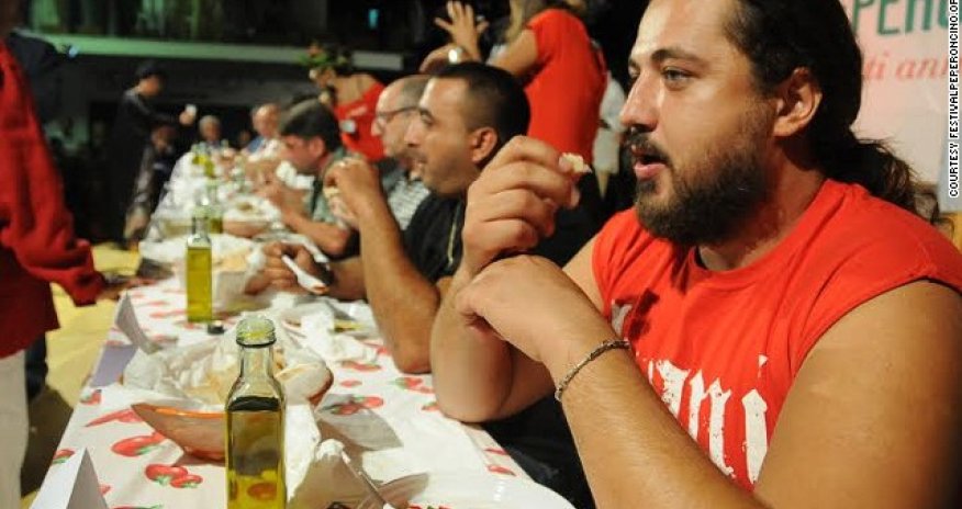 Surviving Italy's chilli eating marathon - PHOTO