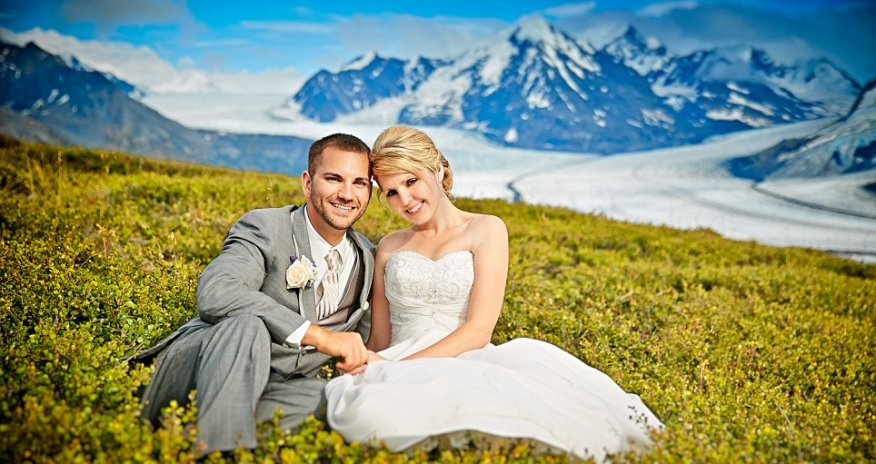Couple take stunning viral wedding photos on top of an Alaskan glacier - PHOTO