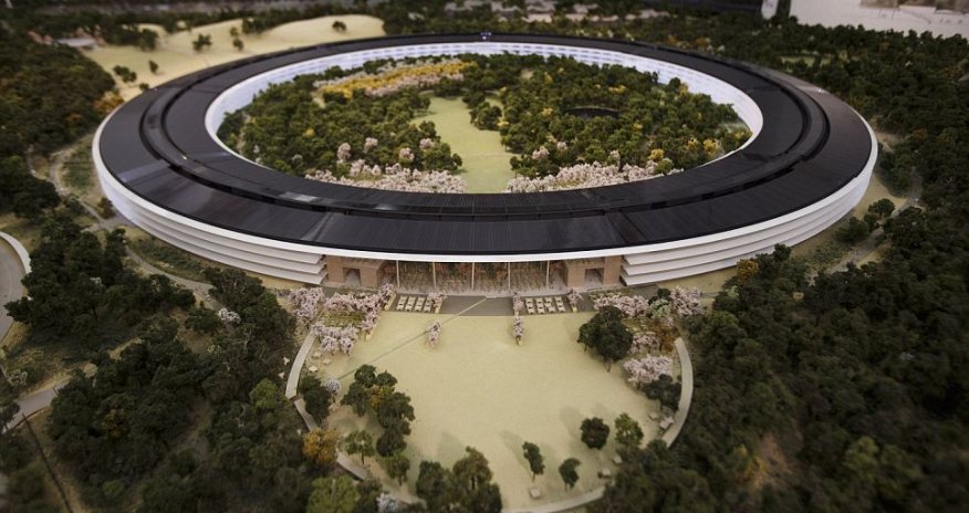 Drone snoops on Apple’s 'spaceship' campus - PHOTO+VIDEO