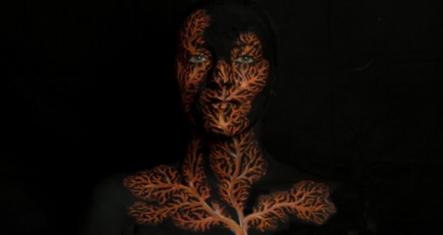 Deep sea body painting - PHOTO