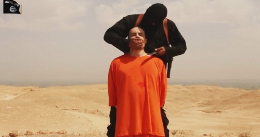 The monster hiding behind a black mask - VIDEO