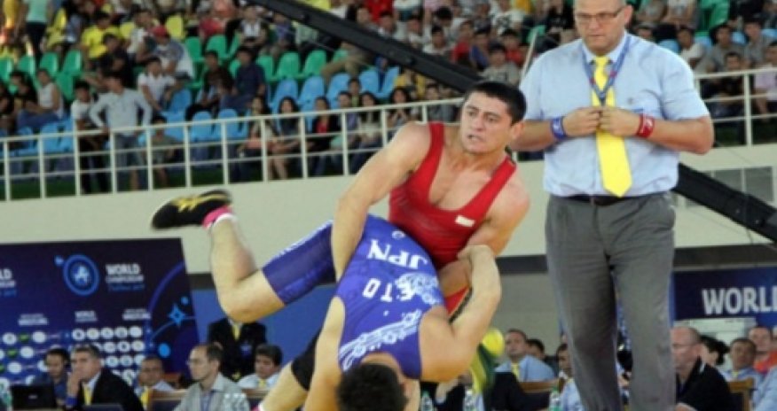 Azerbaijani wrestler grabs world Greco-Roman bronze - PHOTO