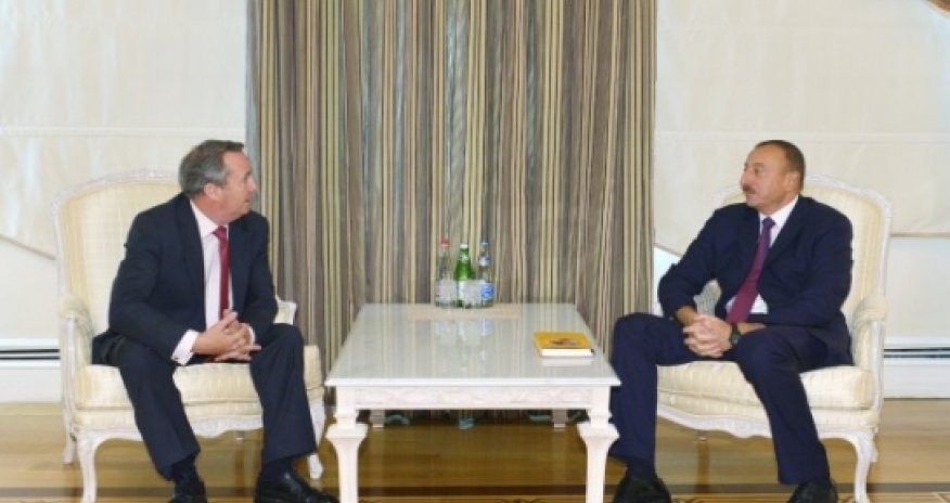 Aliyev receives UK ex-secretary of state for defence Fox