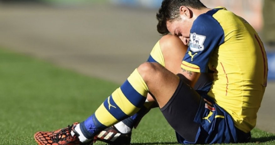 'Ozil is isolated at Arsenal'