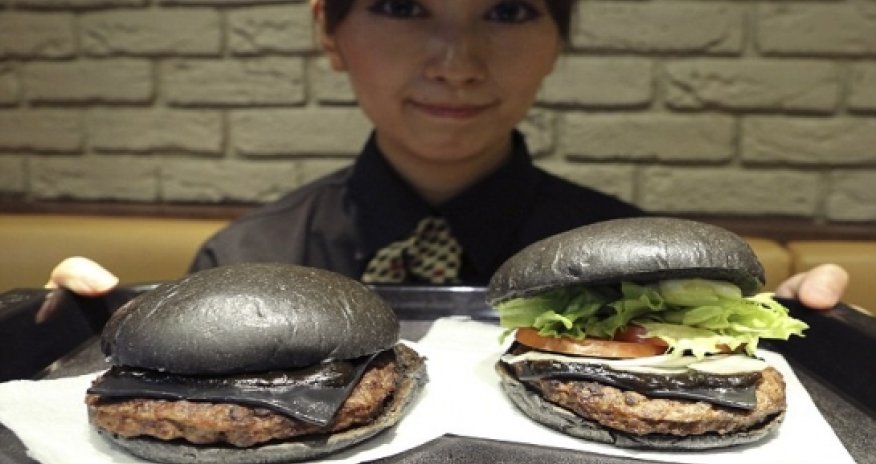 Even the cheese is black! - VIDEO