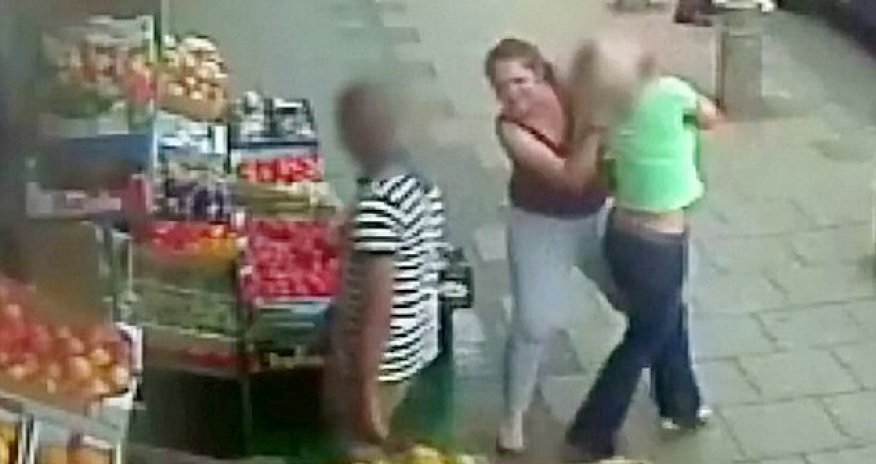 Jumps out of a car, grabs another driver by her hair - PHOTO+VIDEO