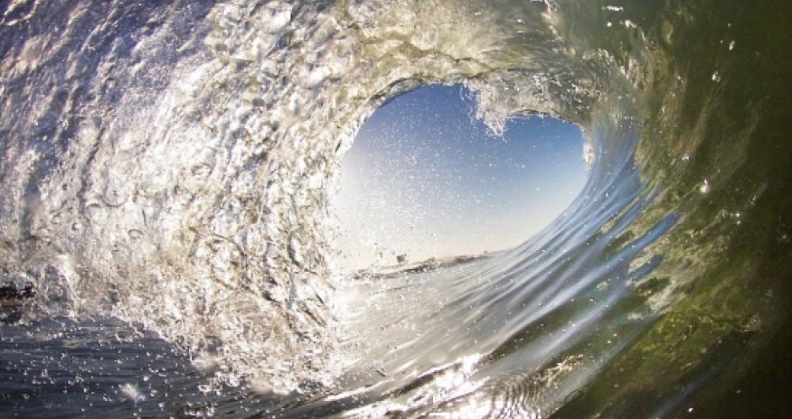 Heart-shaped wave snapped by California surfer