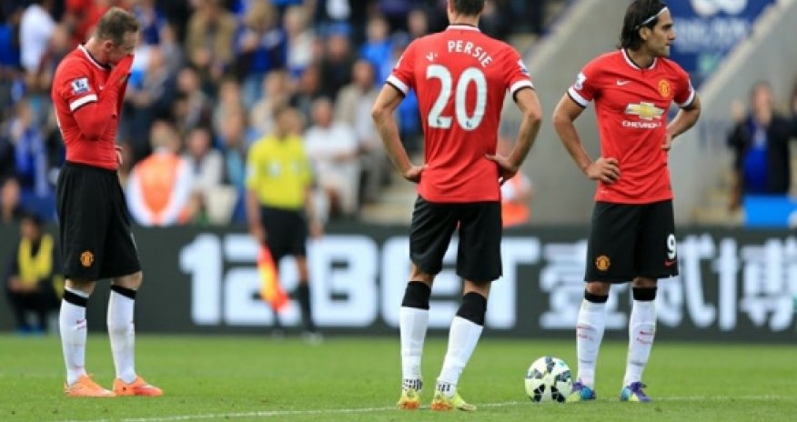 Why United need to drop one of their three strikers