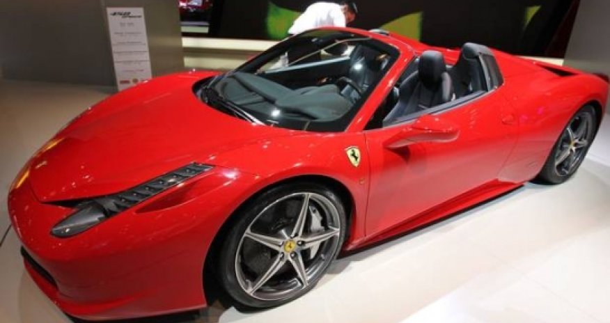Ferrari 458 recalled over fears people can't escape the boot
