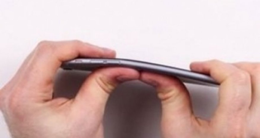 “Apple” əyilən telefonları yenisi ilə əvəz edəcək