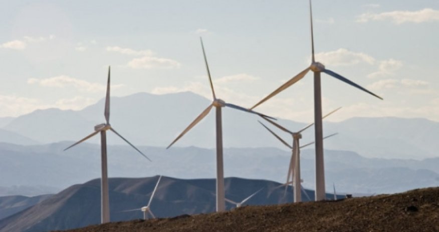 Azerbaijan to help Iran develop renewable energy projects