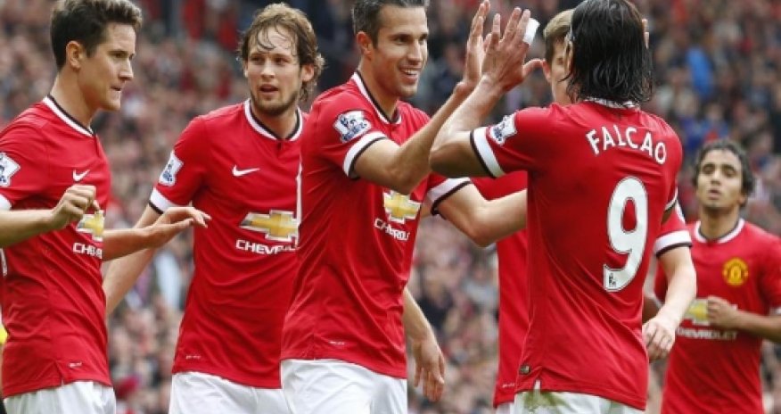 Van Persie urges Manchester United to kick on