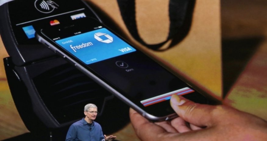 Apple’s IPhone Pay System Casts Shadow on PayPal Spinoff