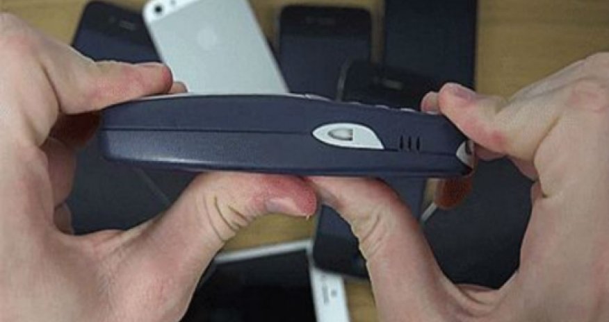 This is what happens when you try to bend a Nokia 3310