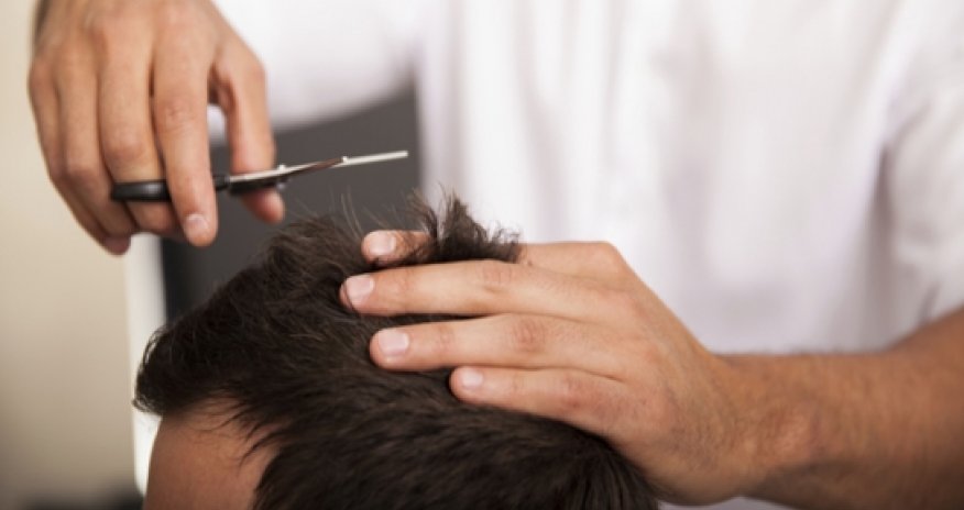 Parliamentary barbers' pay trimmed to 99,000 euros