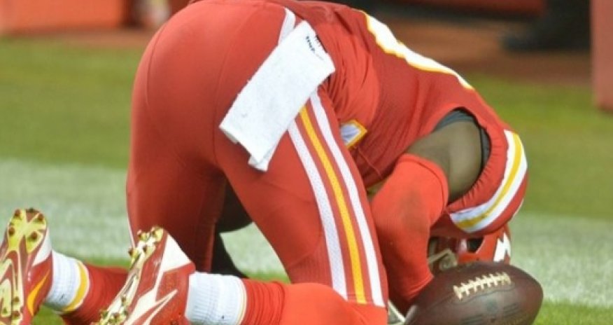 The NFL player penalised for praying