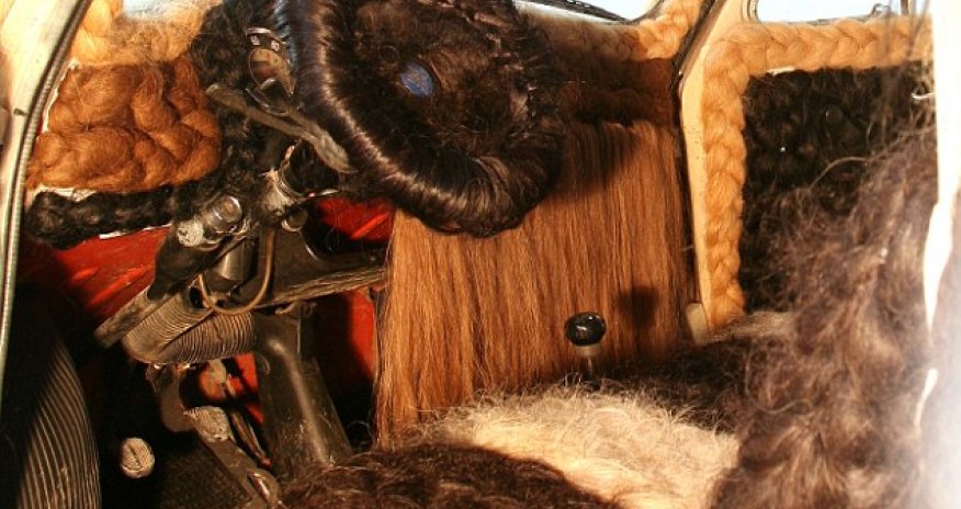Woman spends 150 hours covering her car entirely in human hair - PHOTO