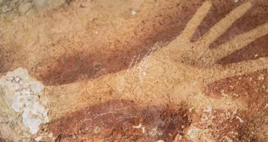 40,000-year-old cave paintings include 'oldest hand stencil known to science' - PHOTO