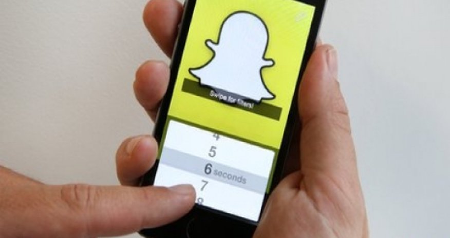 Nude 'Snapchat images' put online by hackers