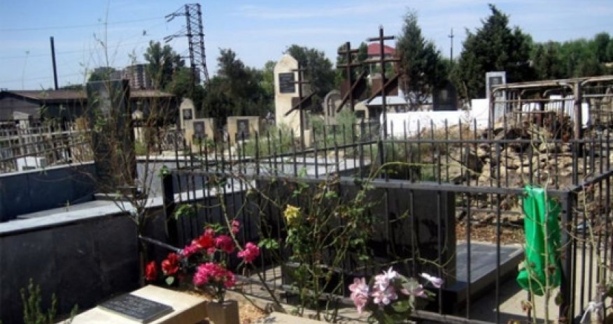 Невиданное воровство на кладбищах Баку
