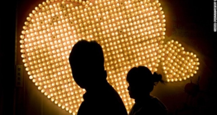 My 24 hours with a virtual girlfriend in China