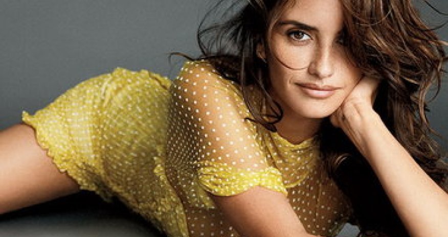 This year's 'Sexiest Woman Alive' is ... - PHOTO